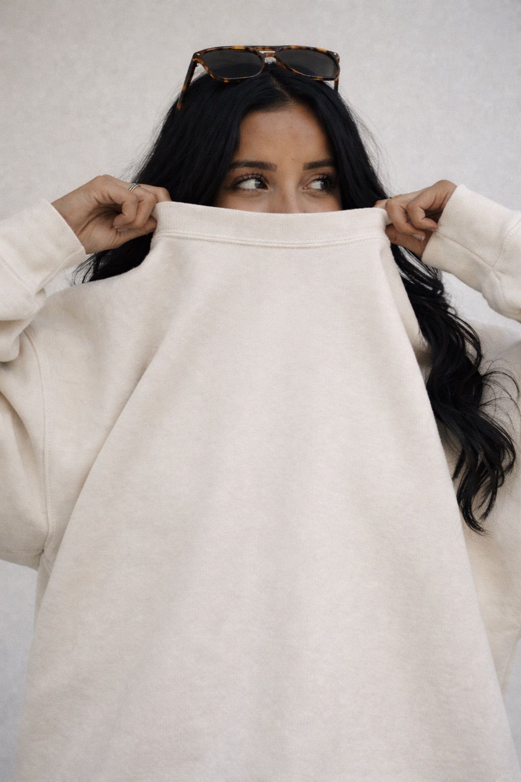 Crewneck Esencial Crema: Tu nuevo básico favorito