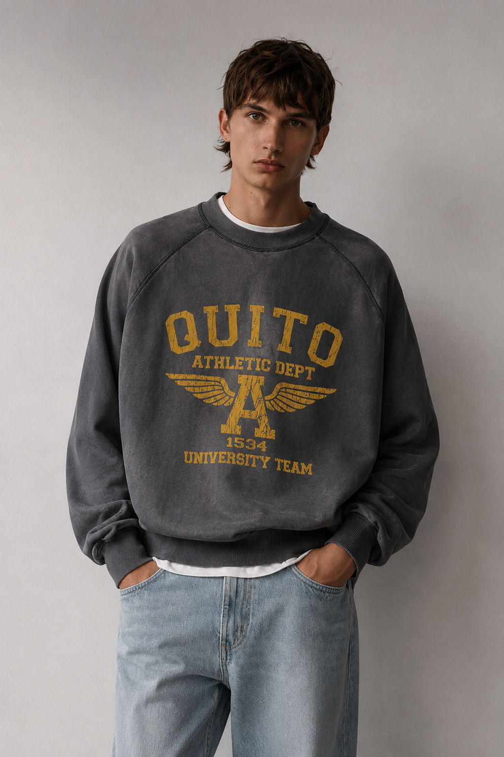 Crewneck Quito Athletic Dept Vintage Grey Edition | Ind Store Ecuador - Foto 1