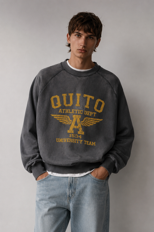Crewneck Quito Athletic Dept Vintage Grey Edition | Ind Store Ecuador - Foto 1